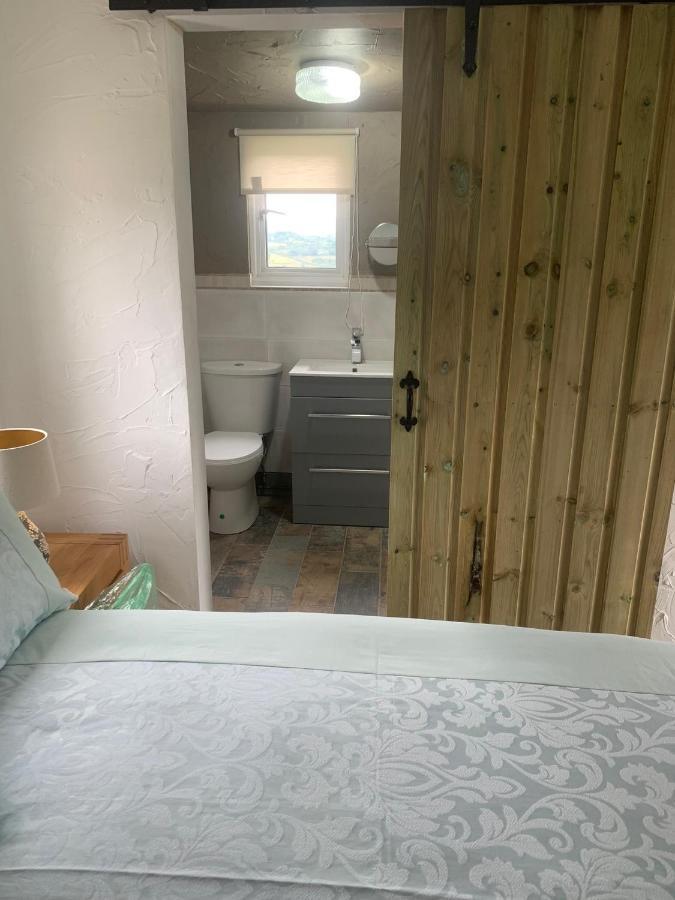Molehill Lodge Суонзи Екстериор снимка